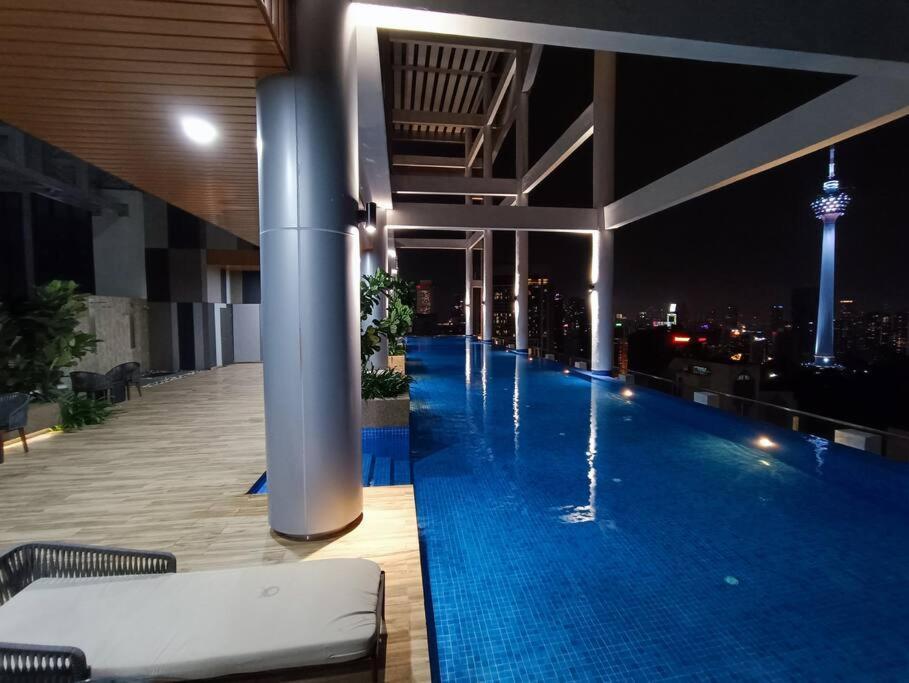 Col 23a8b Modern Klcc View Kuala Lumpur