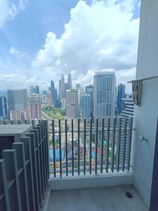 Col 23a8b Modern Klcc View Kuala Lumpur